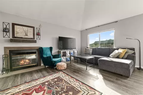 540 S Forest St #6-203, Denver, CO 80246