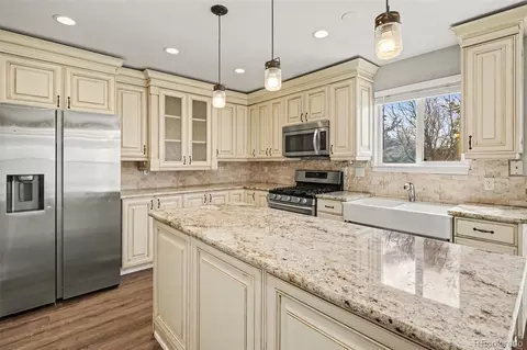 Kitchen - 19714 E Harvard Dr, Aurora, CO 80013 photo 3 of 4