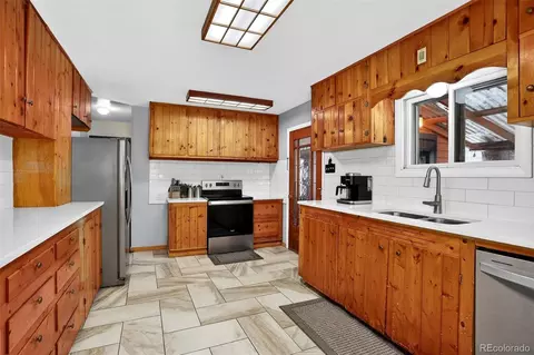 Kitchen - 25807 Snyder Ave, Conifer, CO 80433 photo 3 of 3