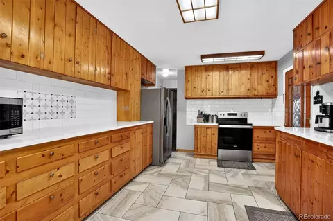 Kitchen - 25807 Snyder Ave, Conifer, CO 80433 photo 2 of 3