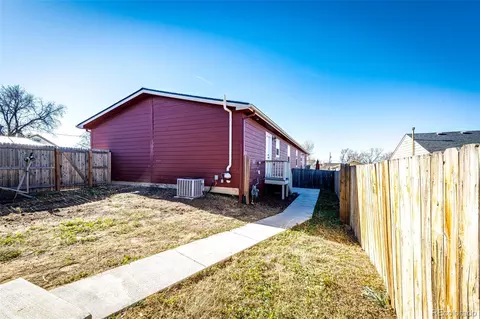 574 4th St, Bennett, CO 80102 photo 4