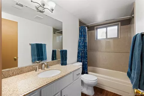 Bath - 18405 E Union Dr, Aurora, CO 80015 photo 2 of 2