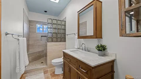 Bath - 23660 E Garrett Rd, Calhan, CO 80808 photo 4 of 5