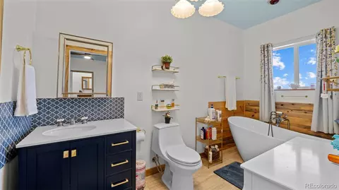 Bath - 23660 E Garrett Rd, Calhan, CO 80808 photo 3 of 5