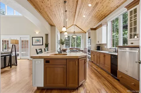 Kitchen - 3660 E Warren Ave, Denver, CO 80210 photo 3 of 4