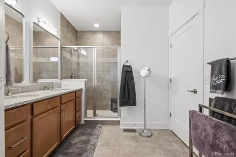 Bath - 11399 E 25th Dr, Aurora, CO 80010 photo 1 of 3
