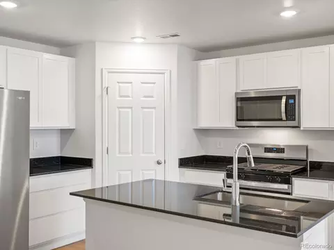 Kitchen - 21256 E 65th Dr, Aurora, CO 80019 photo 2 of 3