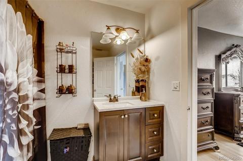 4847 Duluth Ct, Denver, CO 80239 photo 19