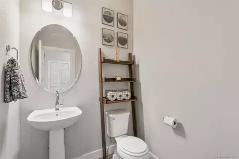 Bath - 16282 E 47th Pl, Denver, CO 80239 photo 1 of 5