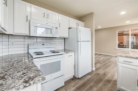 4946 Eugene Ct, Denver, CO 80239 photo 4