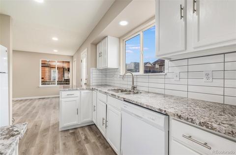 4946 Eugene Ct, Denver, CO 80239 photo 3