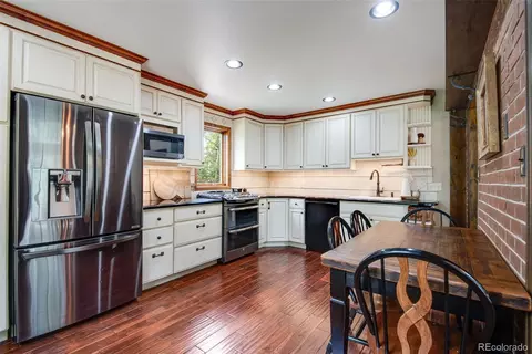 Kitchen - 25257 Snyder Ave, Conifer, CO 80433 photo 2 of 2