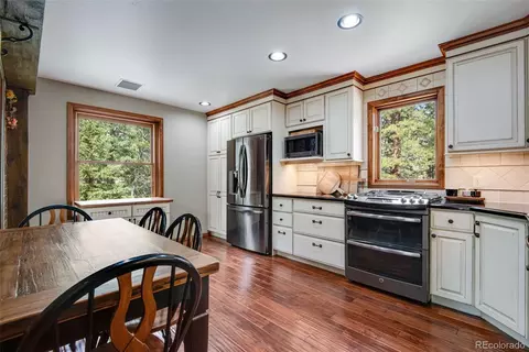 Kitchen - 25257 Snyder Ave, Conifer, CO 80433 photo 1 of 2