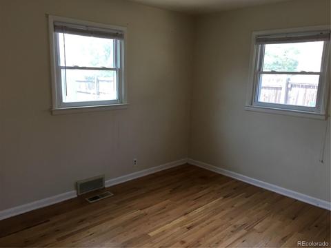 865 Newark St, Aurora, CO 80010 photo 6