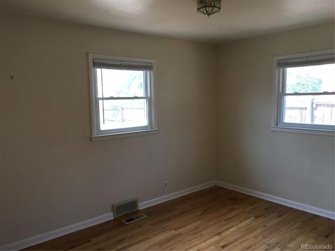 865 Newark St, Aurora, CO 80010 photo 8