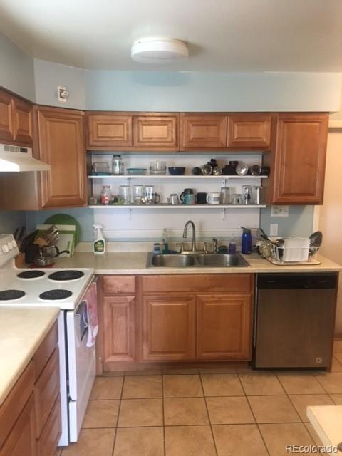 865 Newark St, Aurora, CO 80010 photo 2