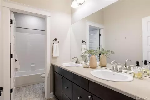 Bath - 8904 E 51st Ave, Denver, CO 80238 photo 4 of 5