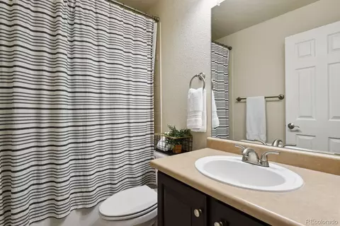 Bath - 20709 Euclid Dr, Centennial, CO 80016 photo 5 of 6