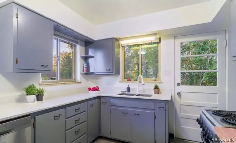 Kitchen - 1701 E Iliff Ave, Denver, CO 80210 photo 5 of 6