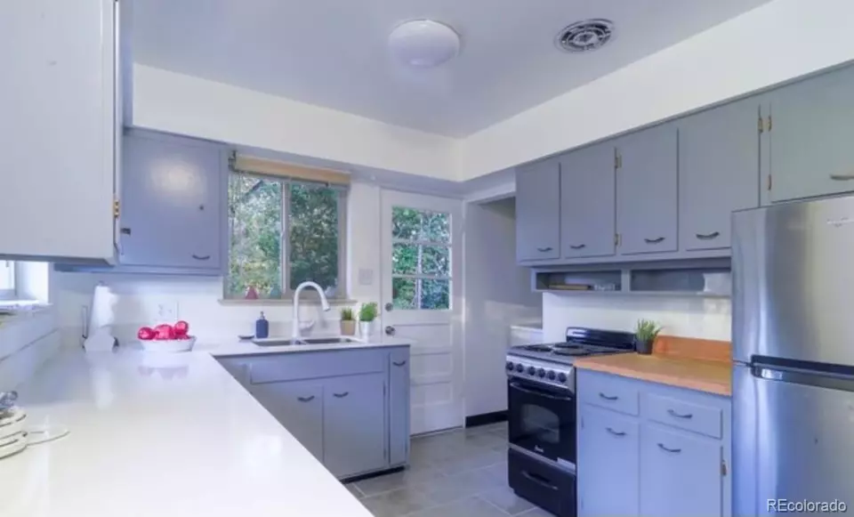 Kitchen - 1701 E Iliff Ave, Denver, CO 80210 photo 4 of 6