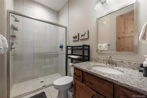 Bath - 40 Springview Ln #B102, Fraser, CO 80442 photo 1 of 2