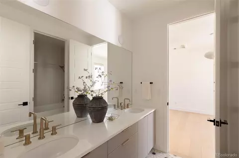 Bath - 9968 E 63rd Dr, Denver, CO 80238 photo 8 of 11
