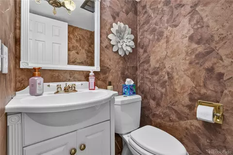Bath - 6371 E Dickenson Pl, Denver, CO 80222 photo 1 of 5