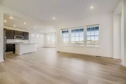 Living - 24515 E Kettle Ct, Aurora, CO 80016 photo 2 of 3