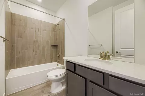 Bath - 24515 E Kettle Ct, Aurora, CO 80016 photo 1 of 2