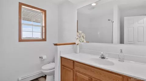 Bath - 44166 E Iliff Trl, Bennett, CO 80102 photo 1 of 6