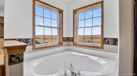 Bath - 44166 E Iliff Trl, Bennett, CO 80102 photo 4 of 6