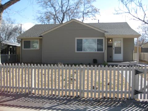 2272 Macon St, Aurora, CO 80010 photo 1