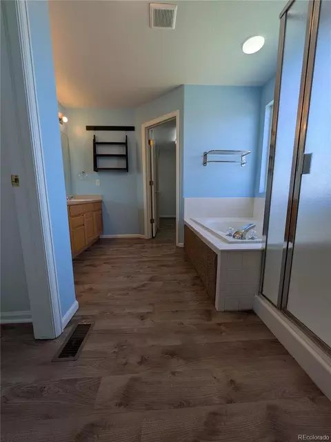 Bath - 19613 E 39th Ave, Denver, CO 80249 photo 2 of 7