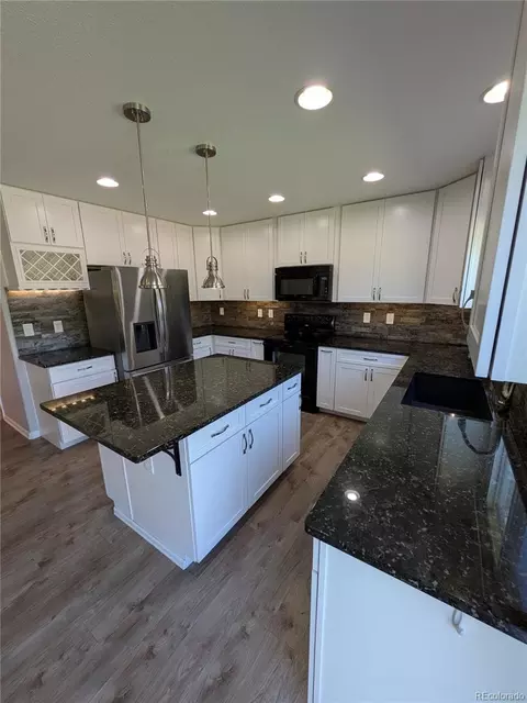 Kitchen - 19613 E 39th Ave, Denver, CO 80249 photo 3 of 5
