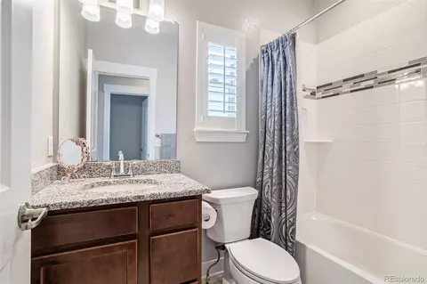 Bath - 9962 E 60th Ave, Denver, CO 80238 photo 4 of 5