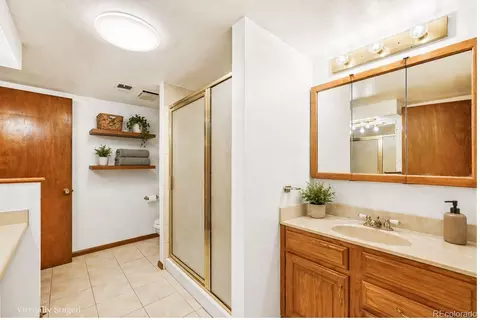 Bath - 4927 S Eagle Cir, Aurora, CO 80015 photo 3 of 3