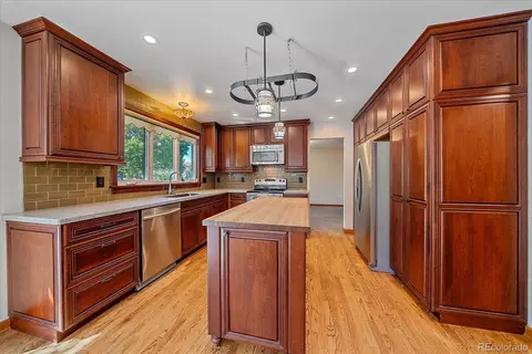 Kitchen - 21064 E Crestline Cir, Centennial, CO 80015 photo 2 of 4