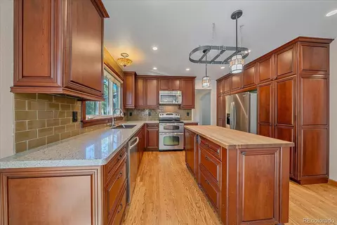Kitchen - 21064 E Crestline Cir, Centennial, CO 80015 photo 3 of 4