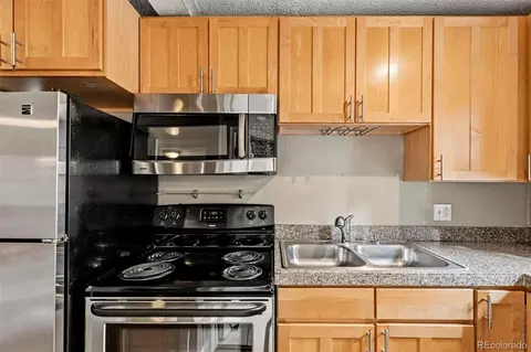 Kitchen - 1024 E 14th Ave #5, Denver, CO 80218 photo 2 of 3