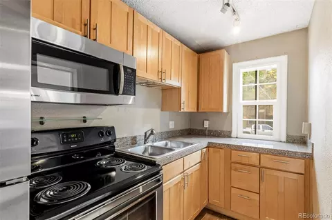 Kitchen - 1024 E 14th Ave #5, Denver, CO 80218 photo 3 of 3
