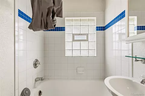 Bath - 1024 E 14th Ave #5, Denver, CO 80218 photo 2 of 3