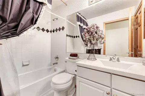 Bath - 18379 E Linvale Dr, Aurora, CO 80013 photo 3 of 3