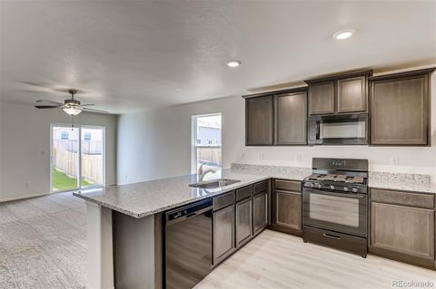362 Spruce St, Bennett, CO 80102 photo 7