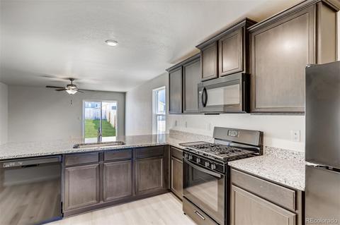362 Spruce St, Bennett, CO 80102 photo 6