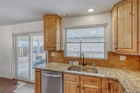 Kitchen - 14863 E Colgate Dr, Aurora, CO 80014 photo 3 of 4