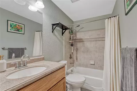 Bath - 17988 E Bethany Pl, Aurora, CO 80013 photo 1 of 2