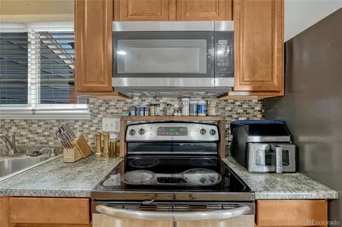 Kitchen - 17988 E Bethany Pl, Aurora, CO 80013 photo 4 of 5