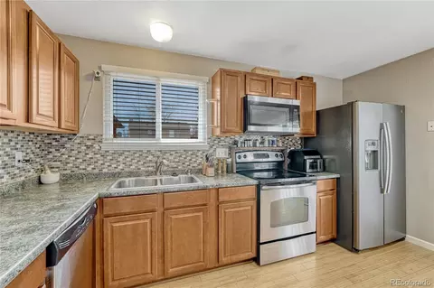 Kitchen - 17988 E Bethany Pl, Aurora, CO 80013 photo 2 of 5