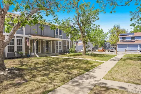 125 Paris Cir, Aurora, CO 80011