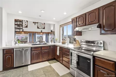 Kitchen - 9655 Morrison Rd, Lakewood, CO 80227 photo 3 of 5